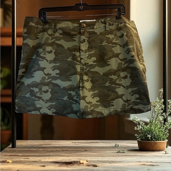 OLD NAVY Shorts Women’s Plus 22 Green Camo Camouflage High Rise Everyday Short - Picture 1 of 6